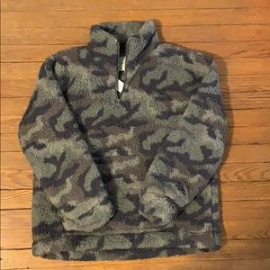 AE Cozy Sherpa Quarter Zip Sweatshirt